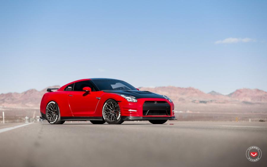  Nissan GT-R on Vossen Wheels (S17-01) 2017 года  (фото 2 из 8)